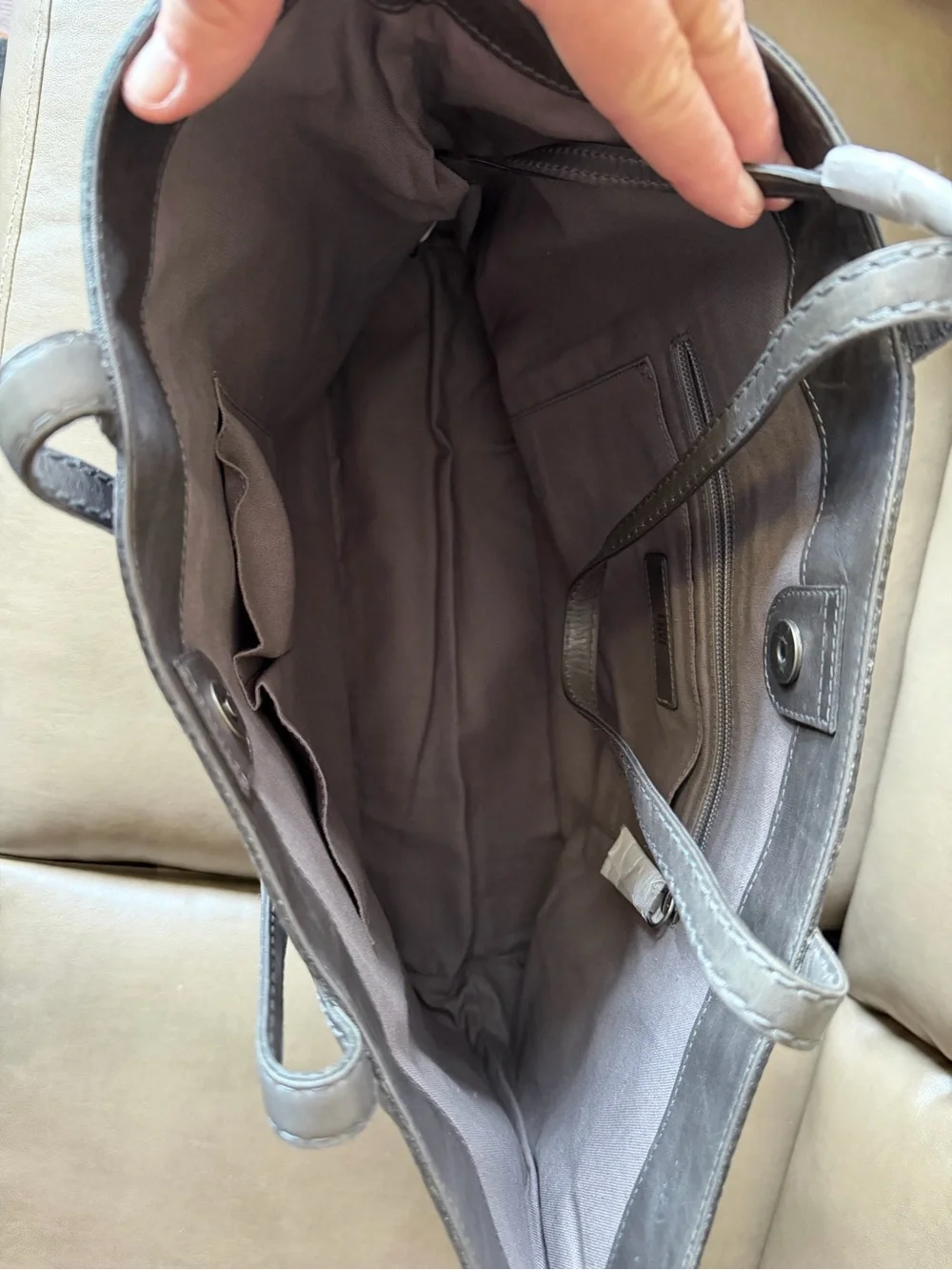 FRYE Gray Leather Tote in Neutral Gray Melissa shopper Tote